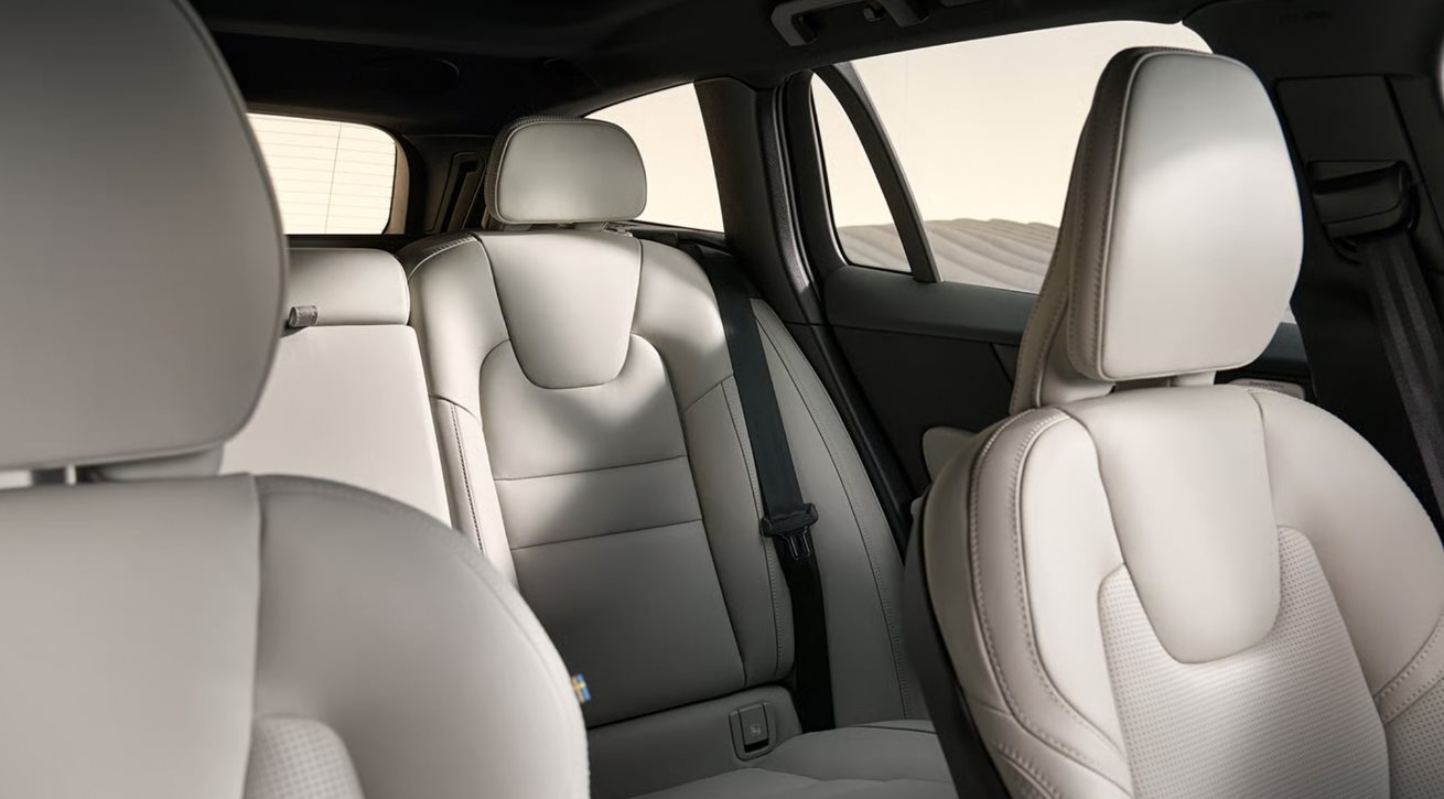 2026 Volvo V60 Cross Country - Bob Penkhus Volvo Cars
