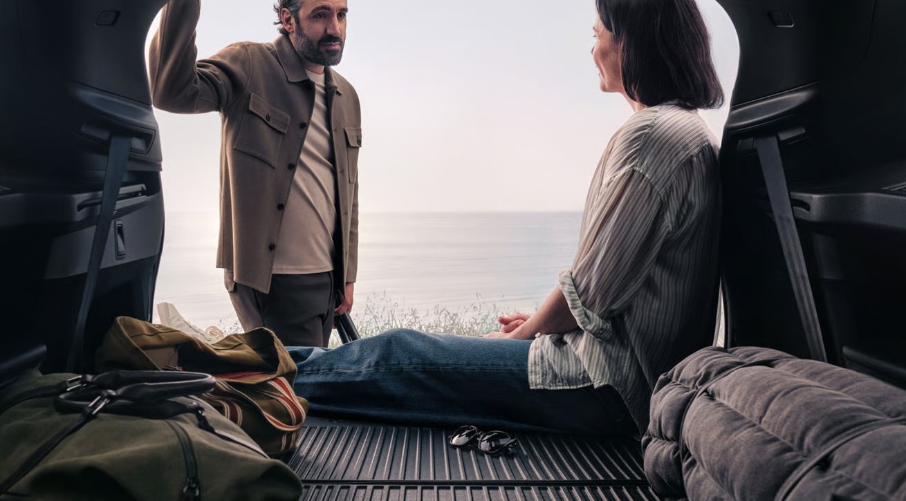 2026 Volvo XC90 Plug-In Hybrid - Volvo Cars Cerritos