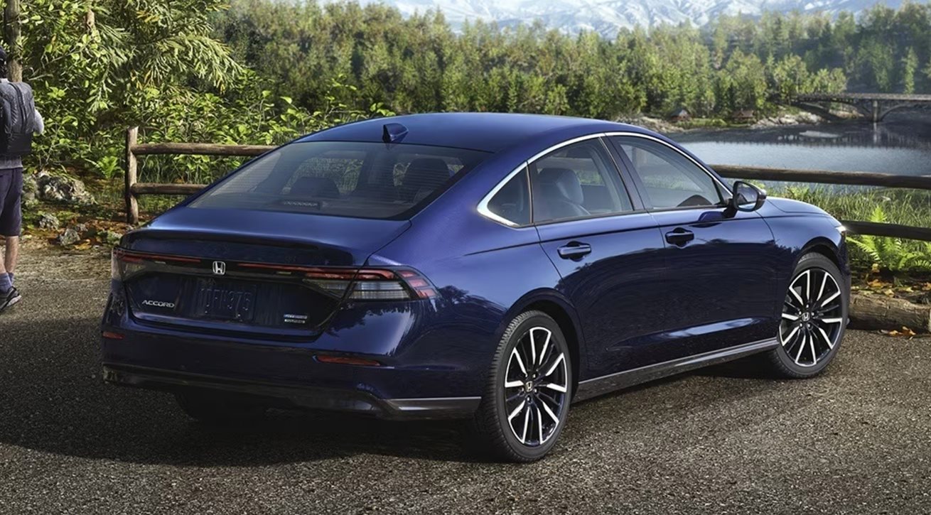 2026 Honda Accord Hybrid - Ball Honda