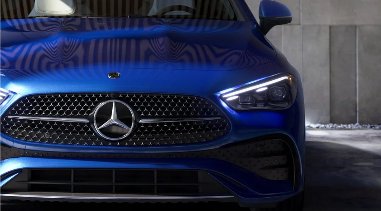 Mercedes-Benz finance experts