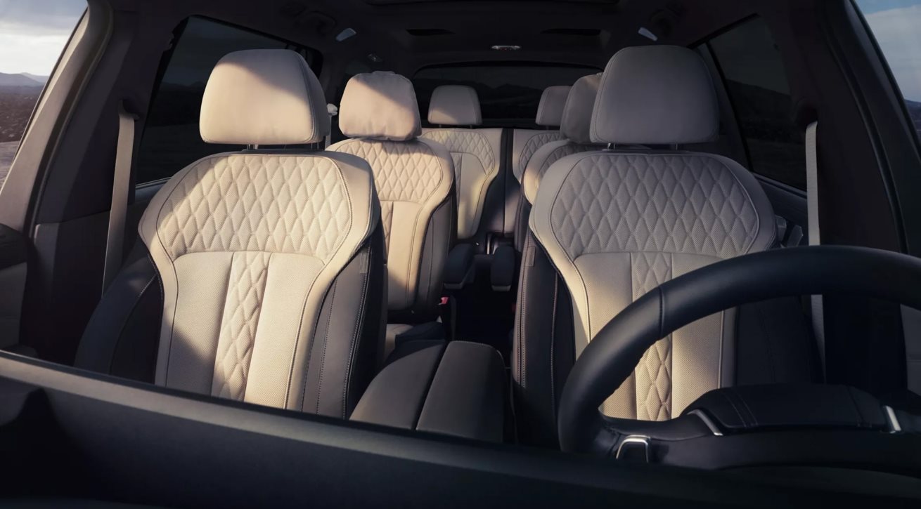 2026 BMW X7 luxury interior dashboard display