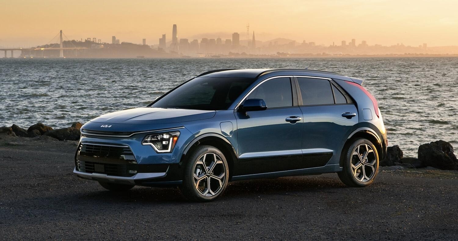 Kia SUV Coastal Scene