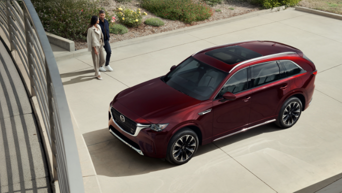 Can I schedule Mazda service online at Tustin Mazda in Tustin, CA?