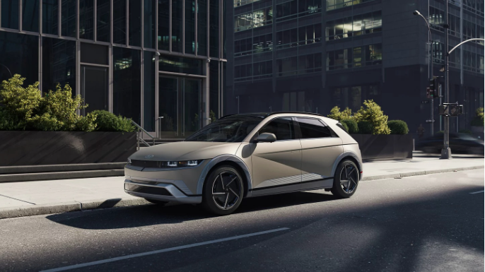 Can I schedule Hyundai service online at Tustin Hyundai in Tustin, CA?