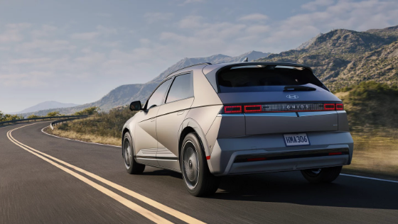 Can I schedule Hyundai service online at Tustin Hyundai in Tustin, CA?