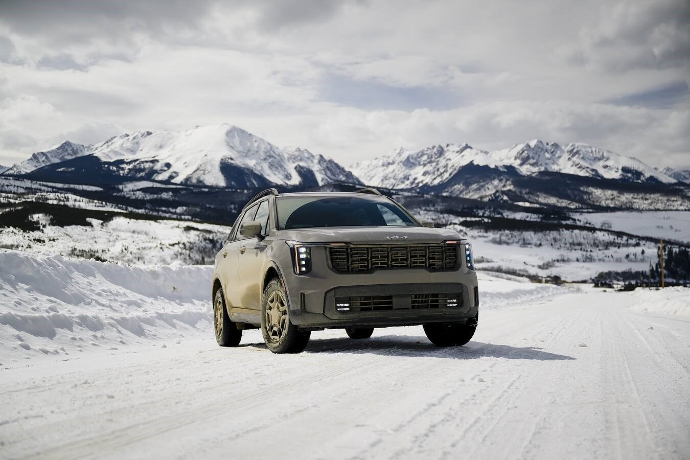 2026 Kia Sorento near Denver showing X-Line style, 3-row midsize SUV proportions, and modern front lighting