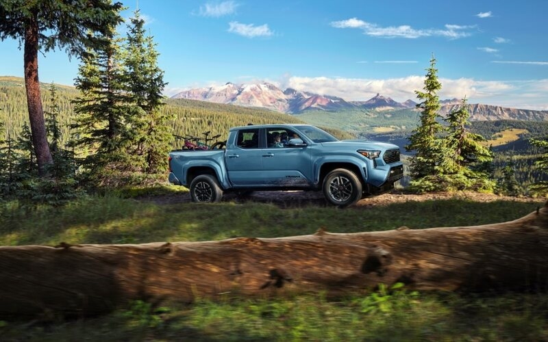 Toyota Dealer serving Hubbard, OH | New and Used Cars for Sale