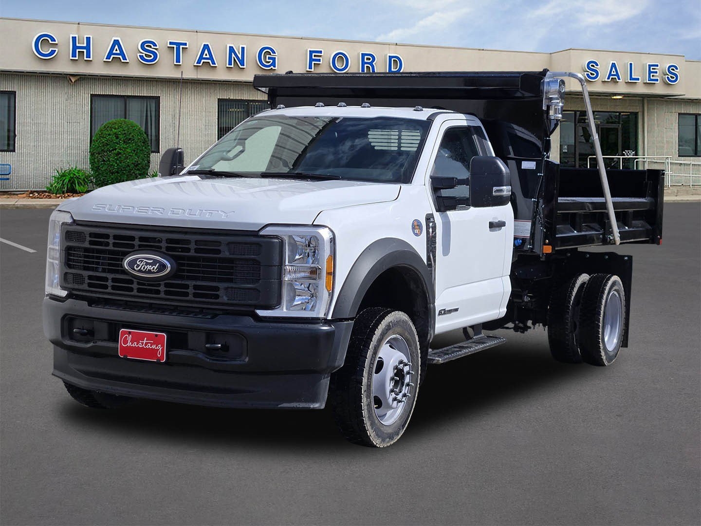 Ford Super Duty F-450 With 4-5 Yard Dump Body
