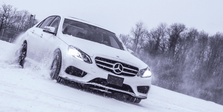 Mercedes-Benz driving in the snow