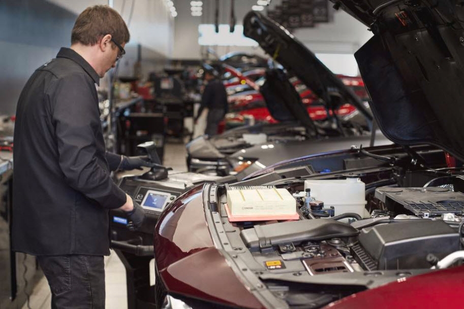 Brickell Mazda complimentary A/C check in Miami, FL - Mazda-certified technicians inspect your A/C system at no charge