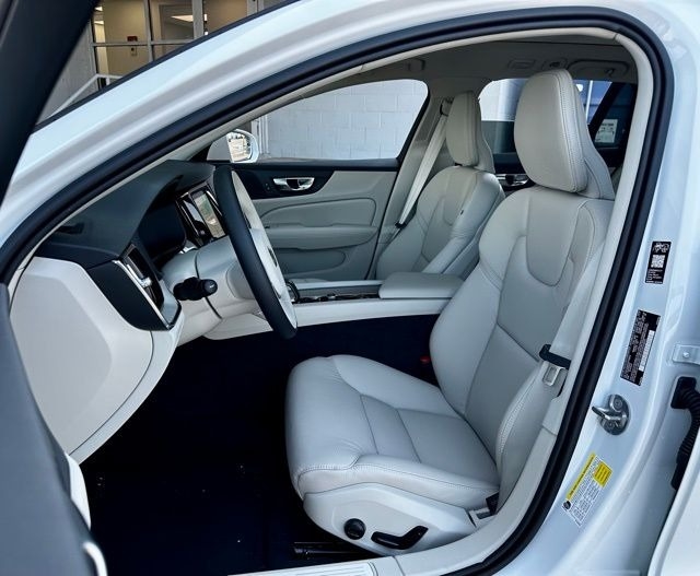 2026 Volvo V60 Cross Country Interior