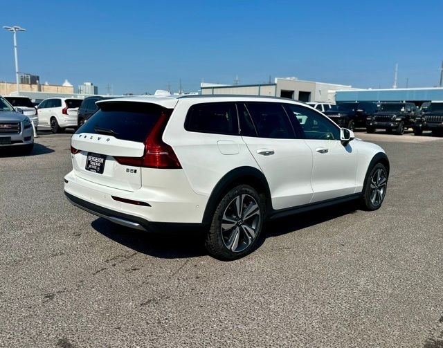 2026 Volvo V60 Cross Country Exterior