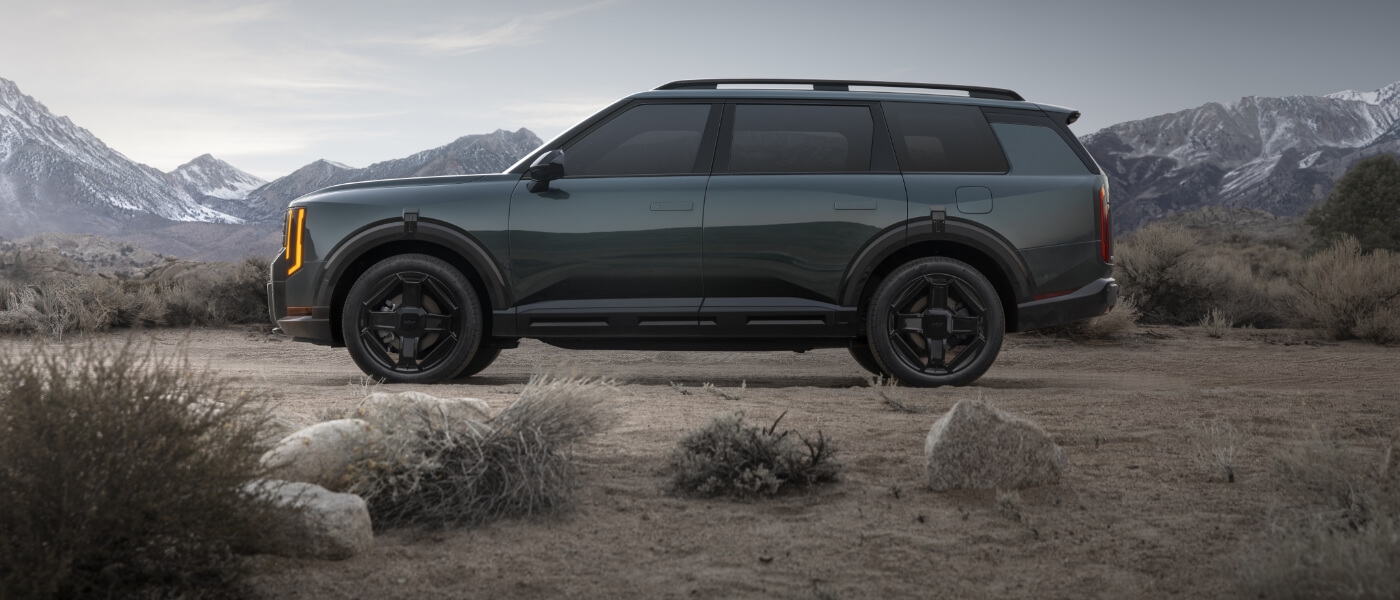 2027 Kia Telluride side view in mountains