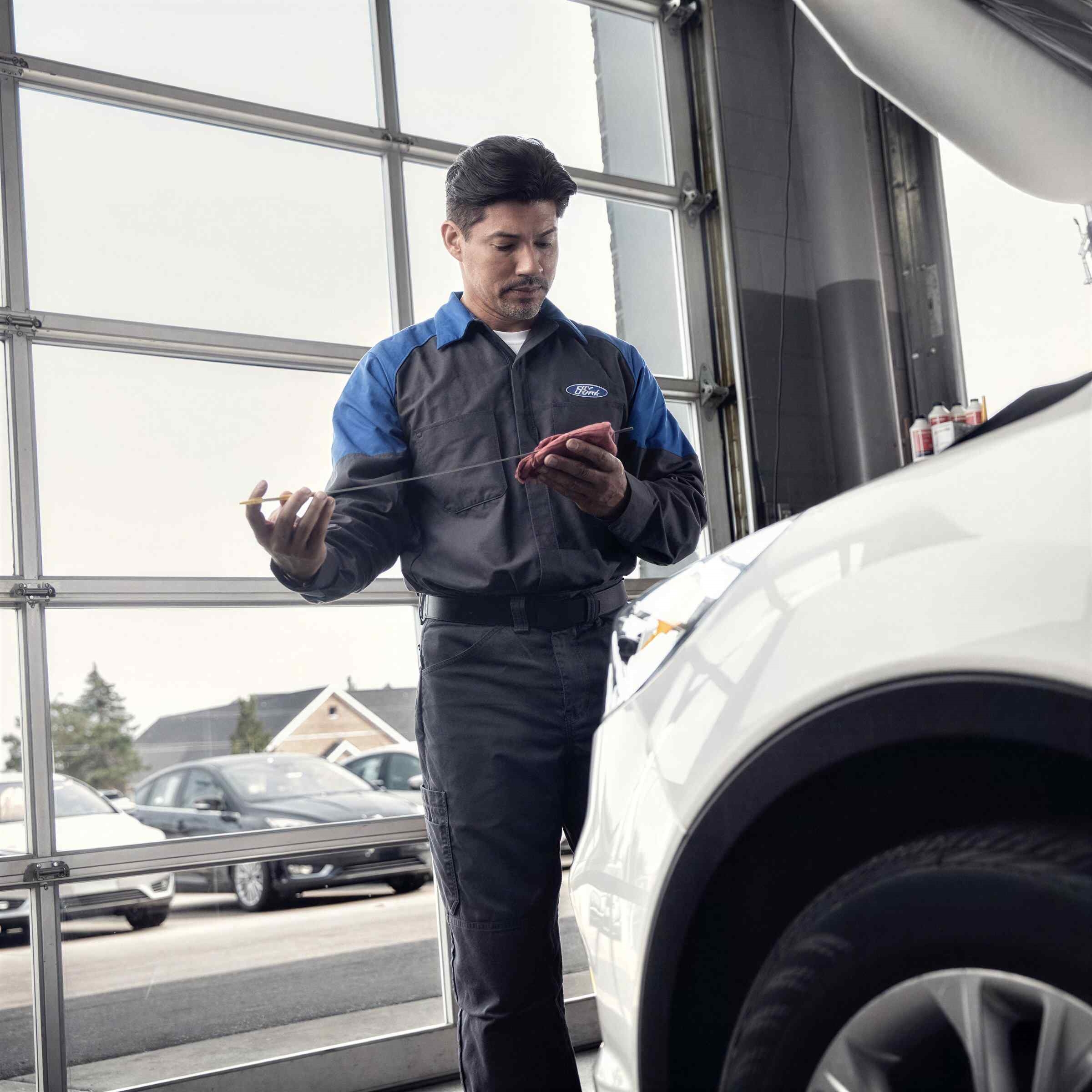 Ford oil change service at Murgado Ford of Chicago