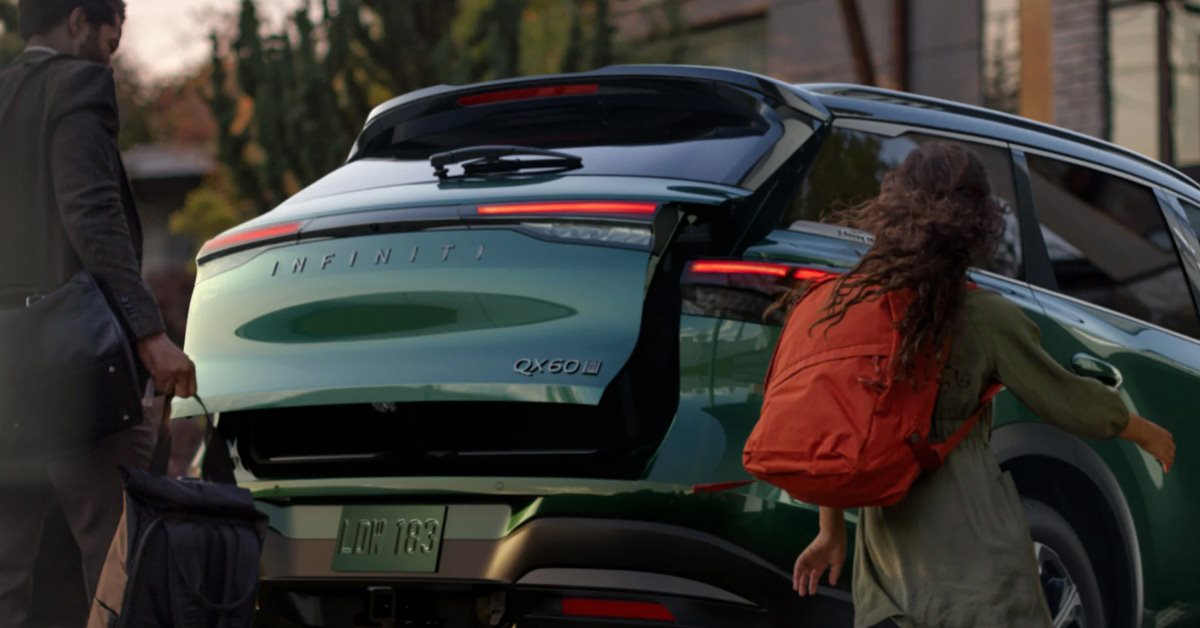 A man opening the trunk of a 2026 INFINTI QX60