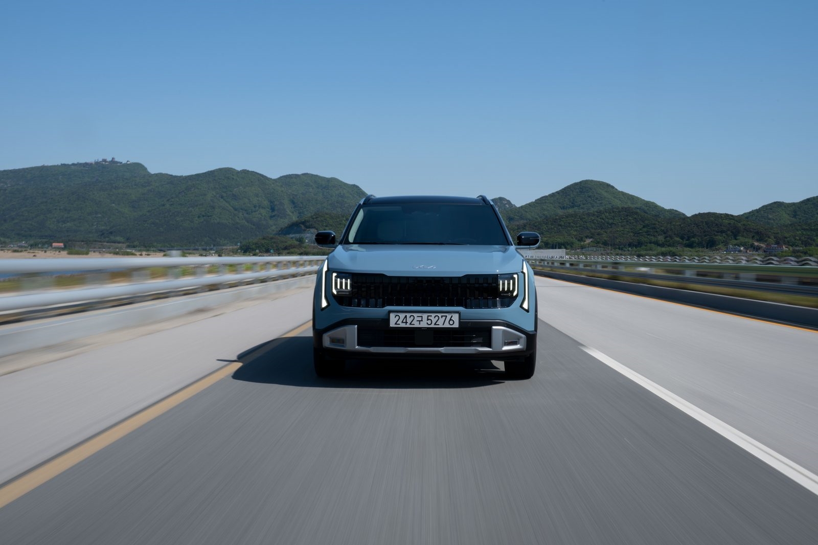 2027 Kia Seltos Hybrid exterior in Gravity Grey