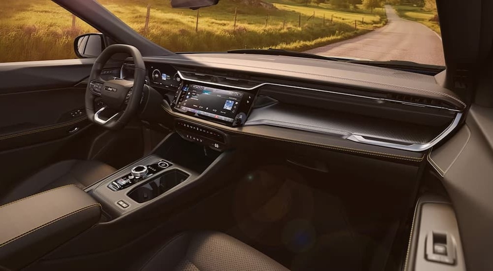 Black dash in a 2026 Jeep Cherokee.