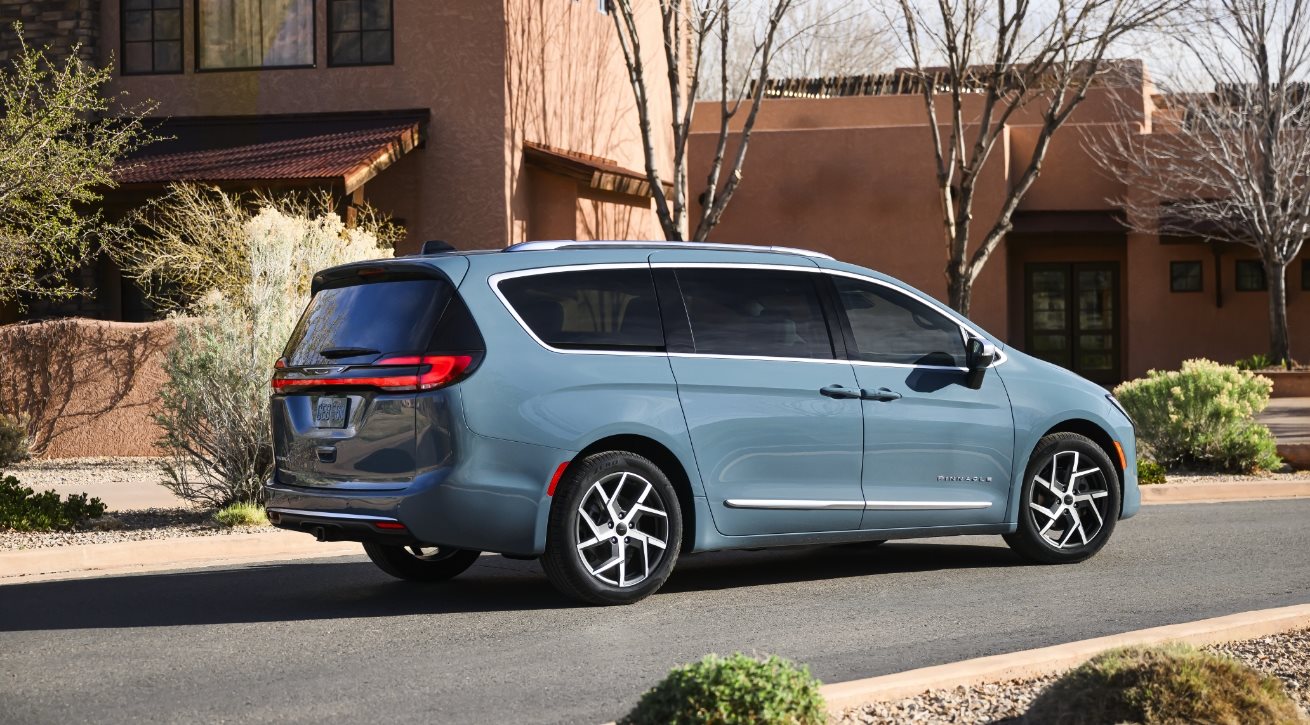 New 2026 Chrysler Pacifica Select FWD