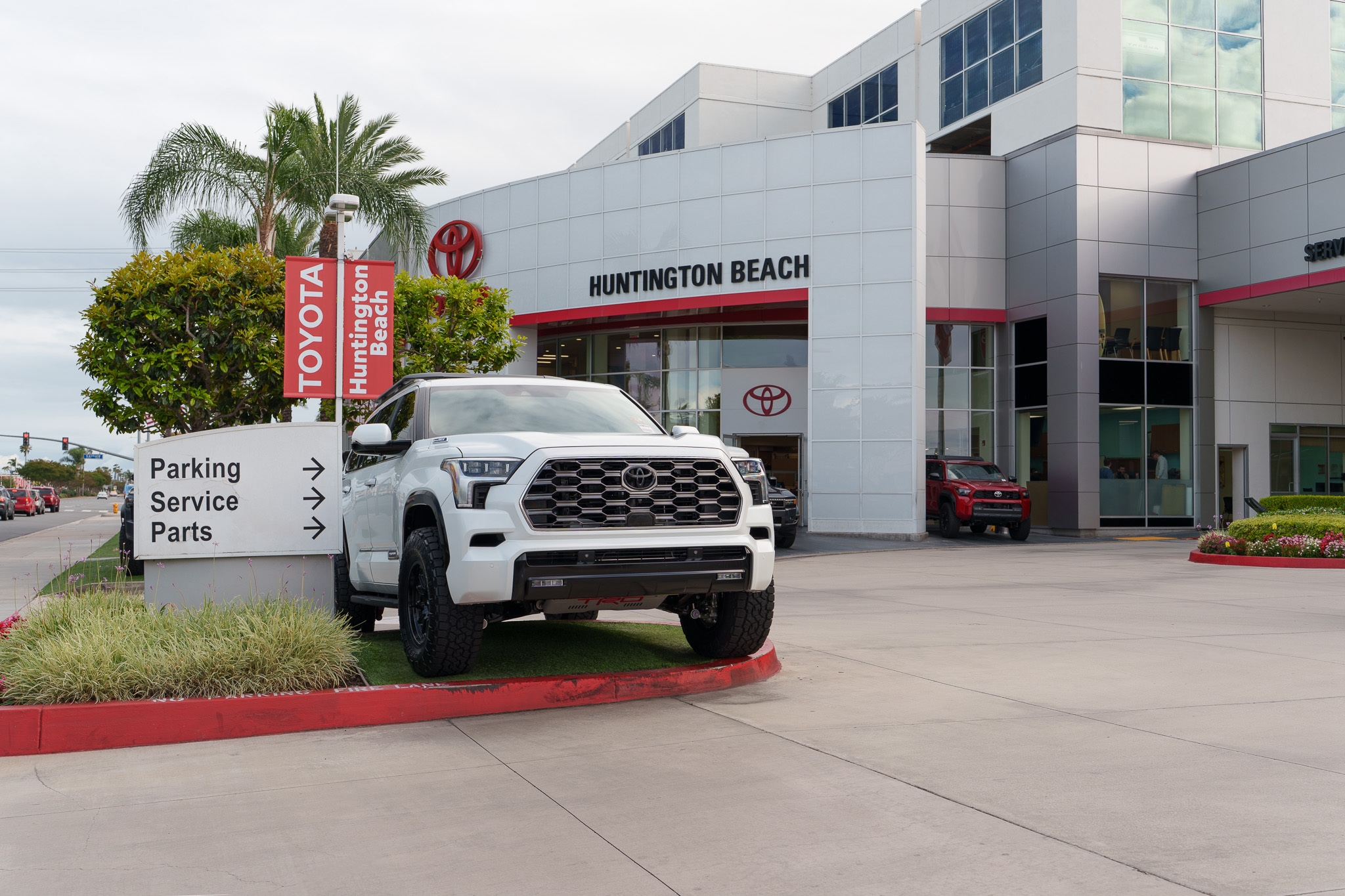 Toyota of Huntington Beach