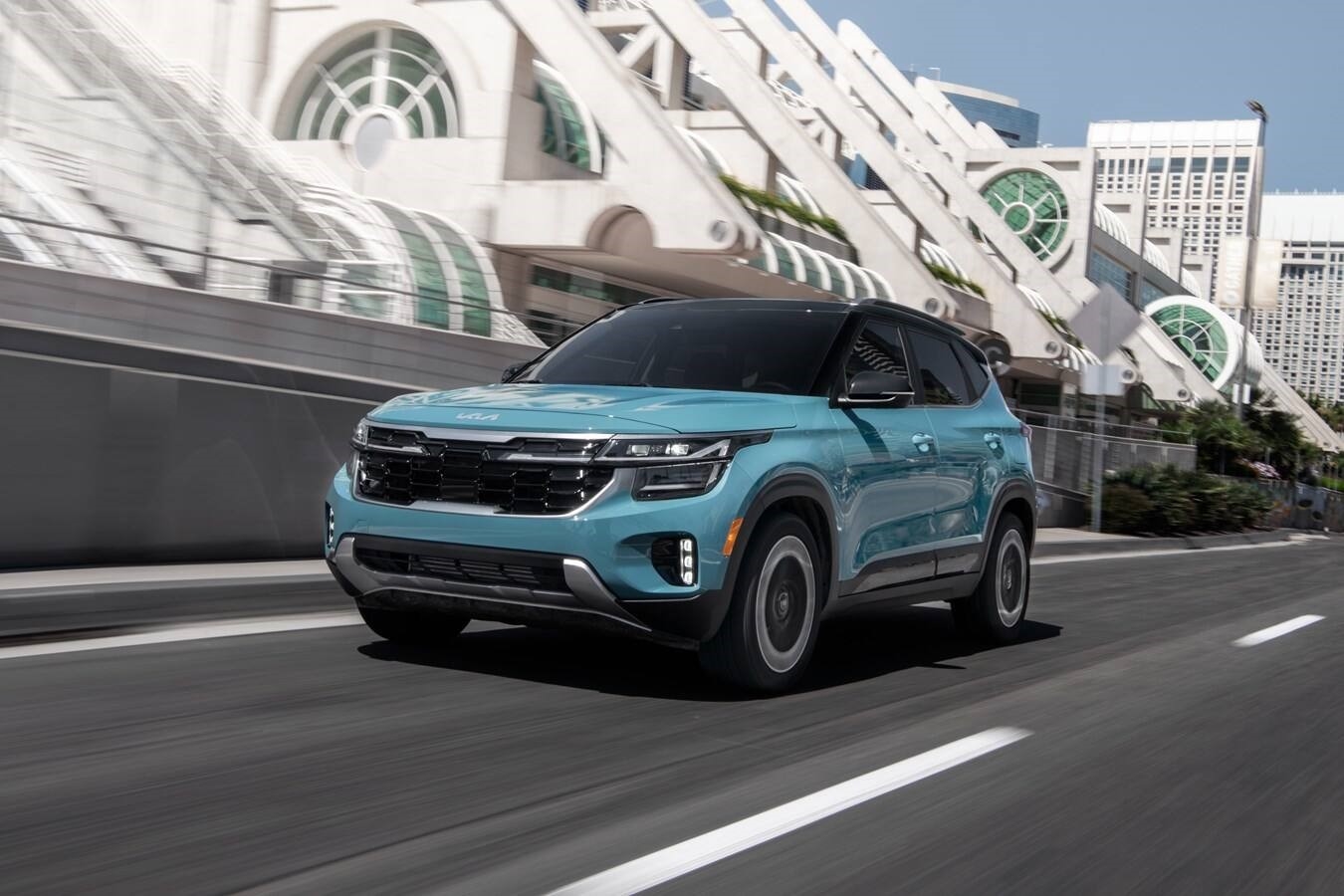 Kia Seltos vs Volkswagen Taos compact SUV comparison
