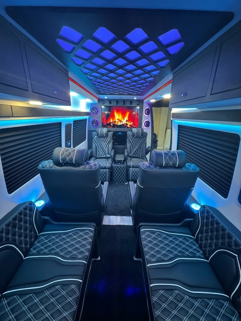 AWD Executive Jet Edition 2025 image 2