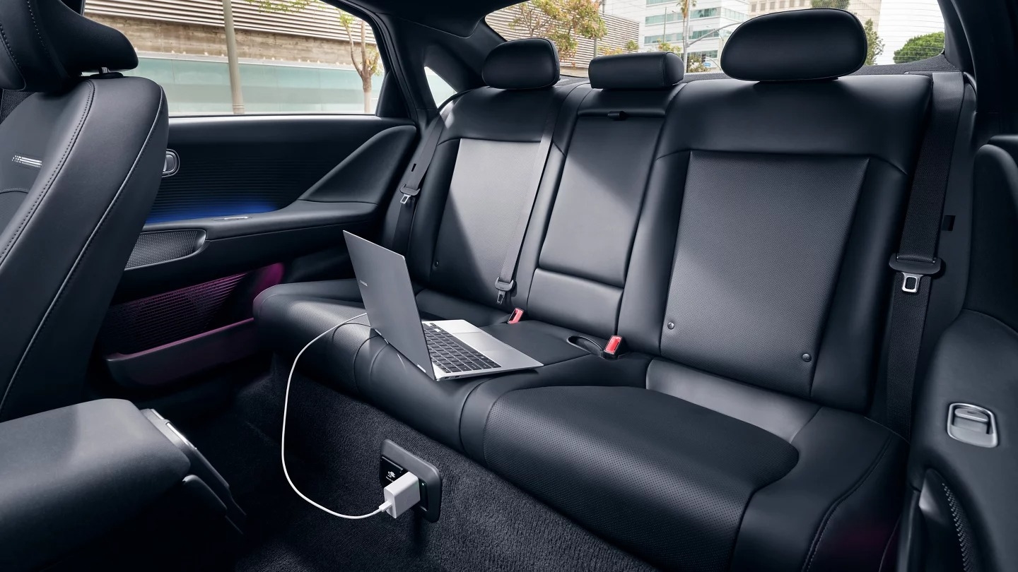 2023 ioniq 6 vehicle to load