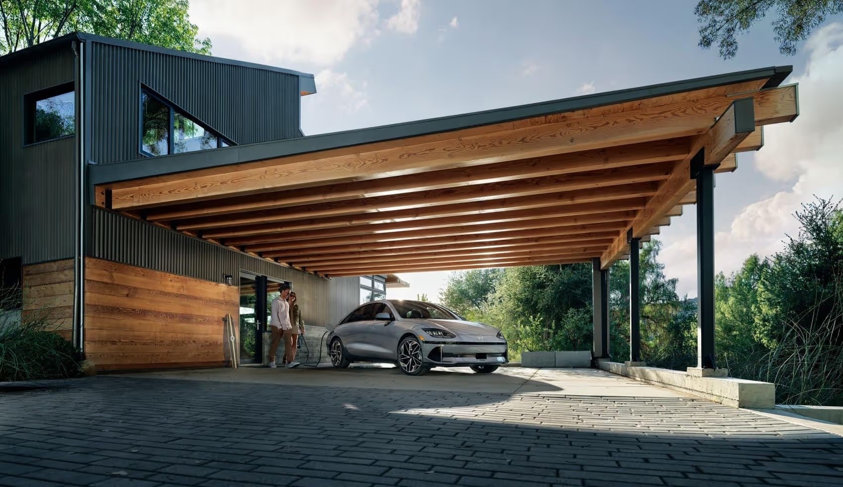 Hyundai Offers Complimentary Charger, Installation Assistance for EV Customers