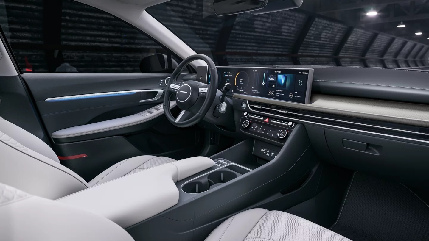 2024 Hyundai Sonata interior