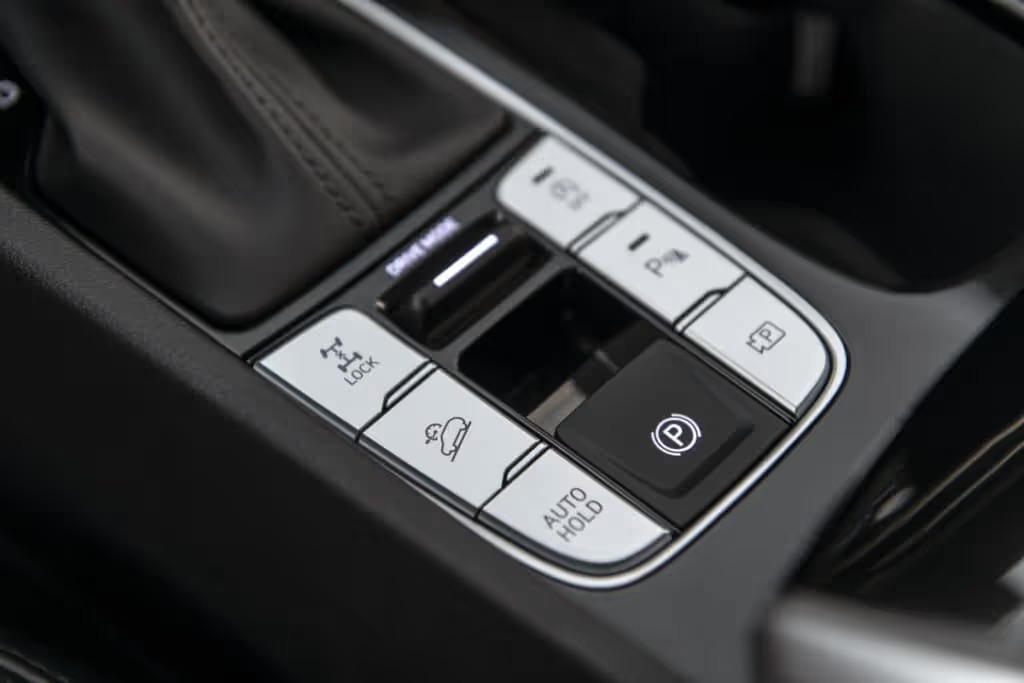 Center controls for the 2025 Hyundai Tucson XRT