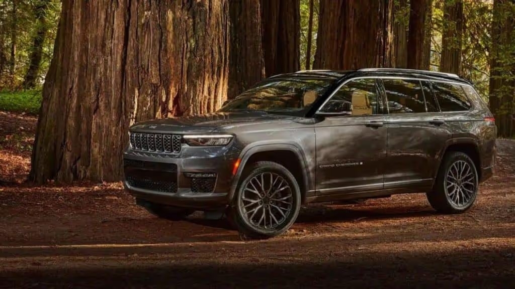 exterior view of a 2022 jeep grand cherokee in the forest