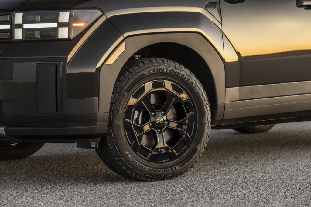 2024 HYUNDAI SANTA FE XRT all terrain tires