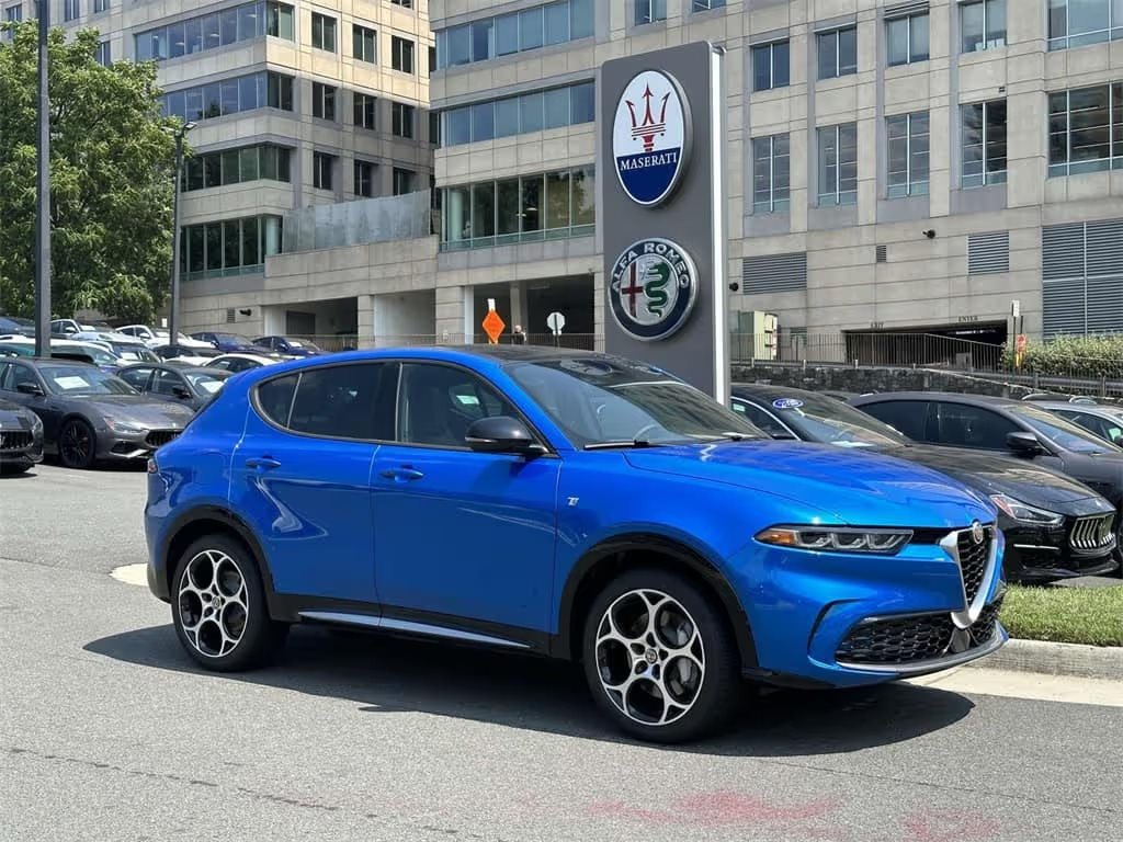2024 Black Friday Deal on the New 2024 Alfa Romeo TONALE Ti EAWD