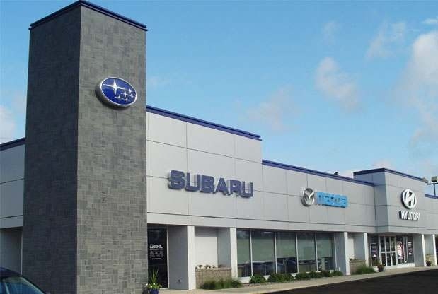 Dahl Hyundai Mazda Subaru showroom