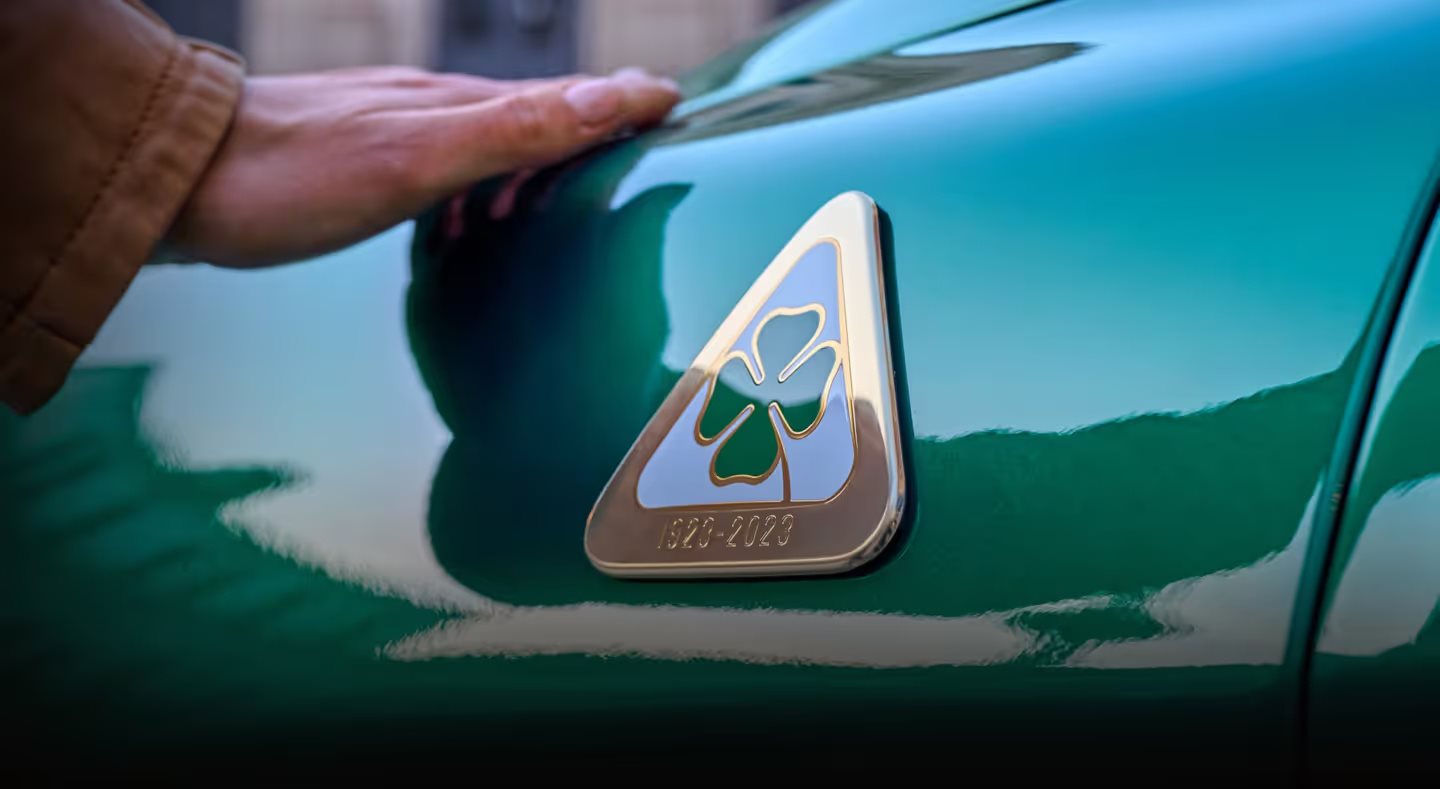 Alfa Romeo Giulia Quadrifolgio Emblem