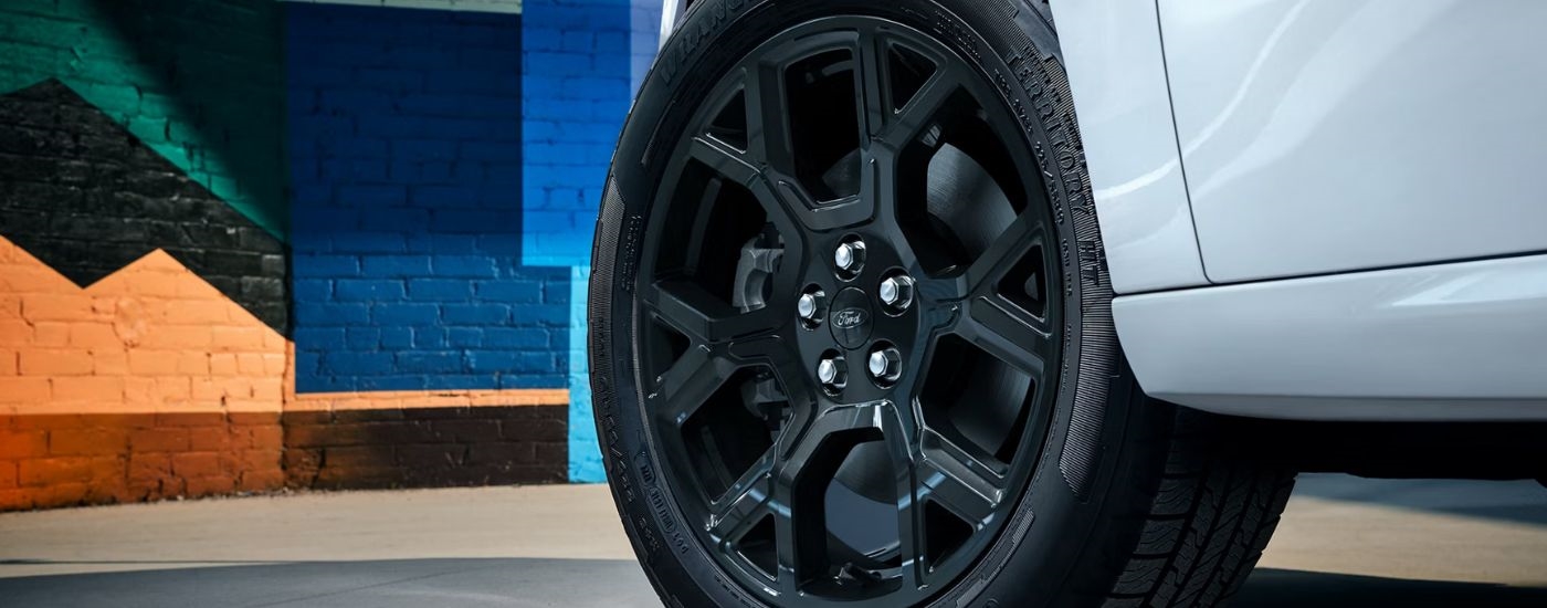 White 2026 Ford Maverick Lobo Black Wheel base.