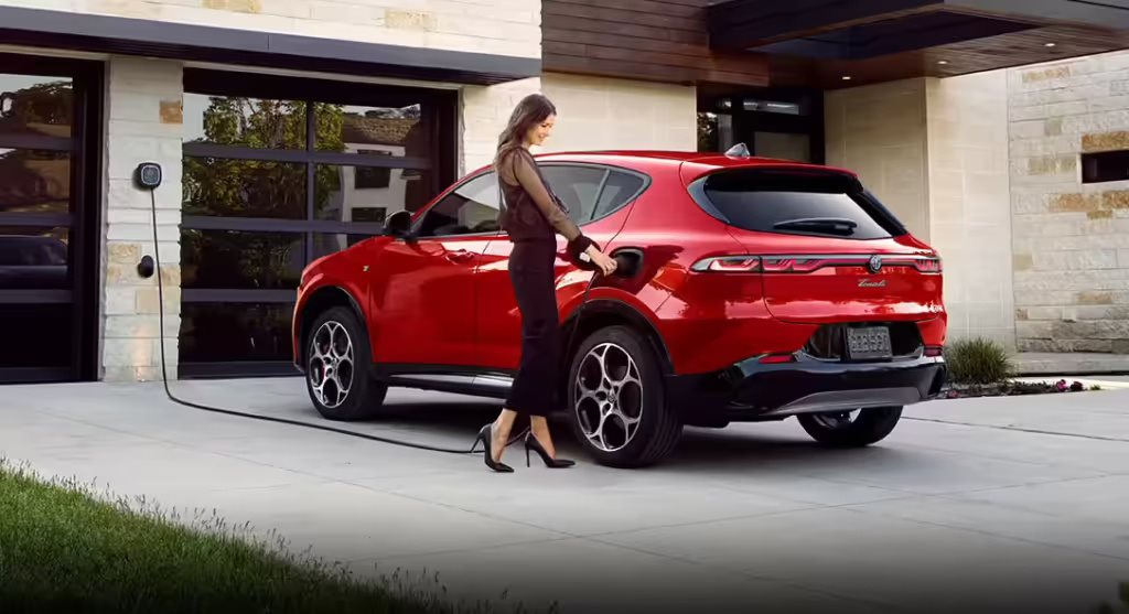 2024 Alfa Romeo Tonale Charging 
