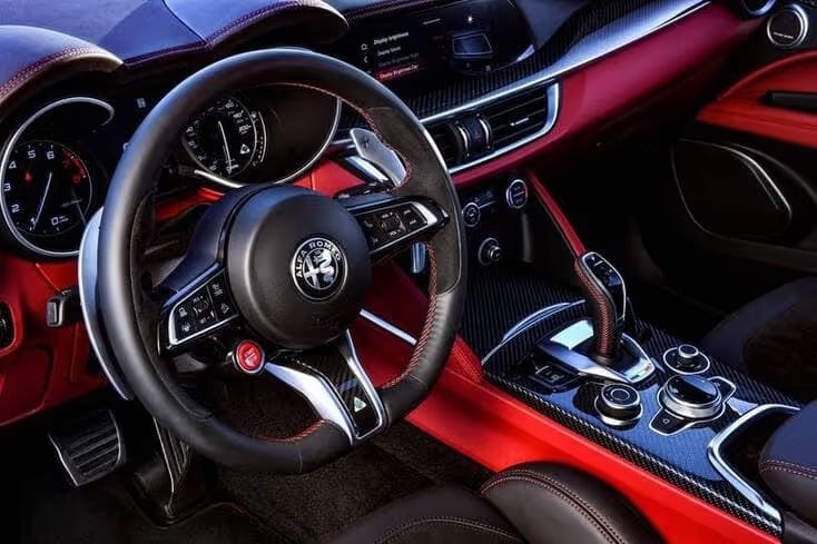 2022 Stelvio: Italian Interior and Exterior