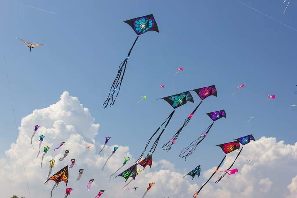 Flying a kite on the Washington Monument