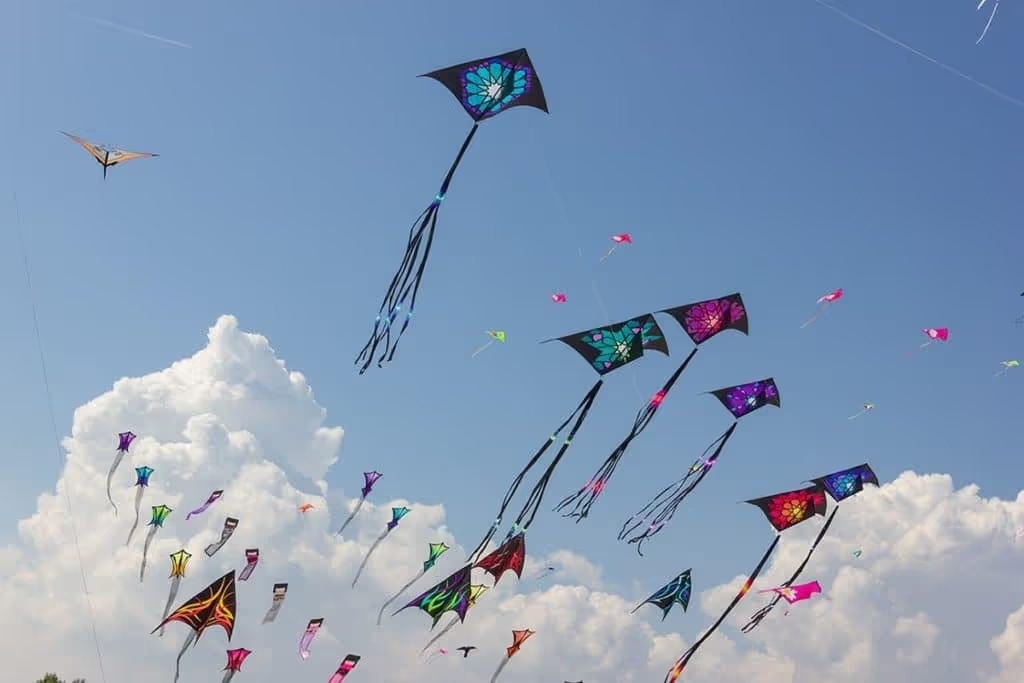 Flying a kite on the Washington Monument