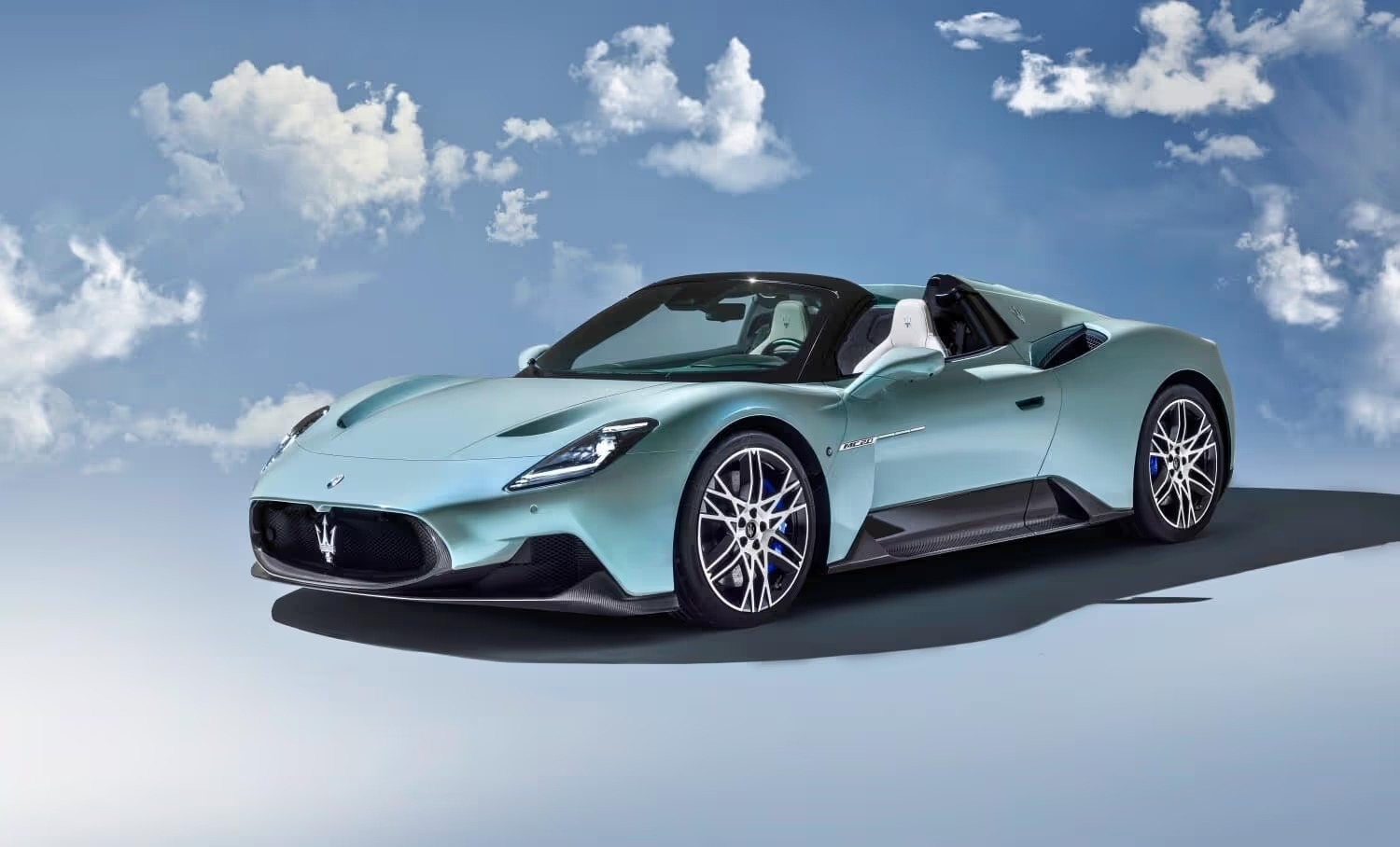 The 2023 Maserati MC20 Cielo supercar 