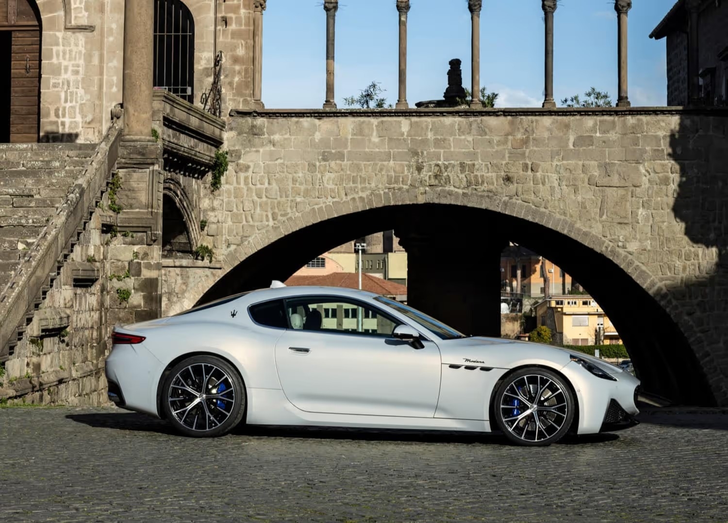 2024 Maserati GranTurismo side profile