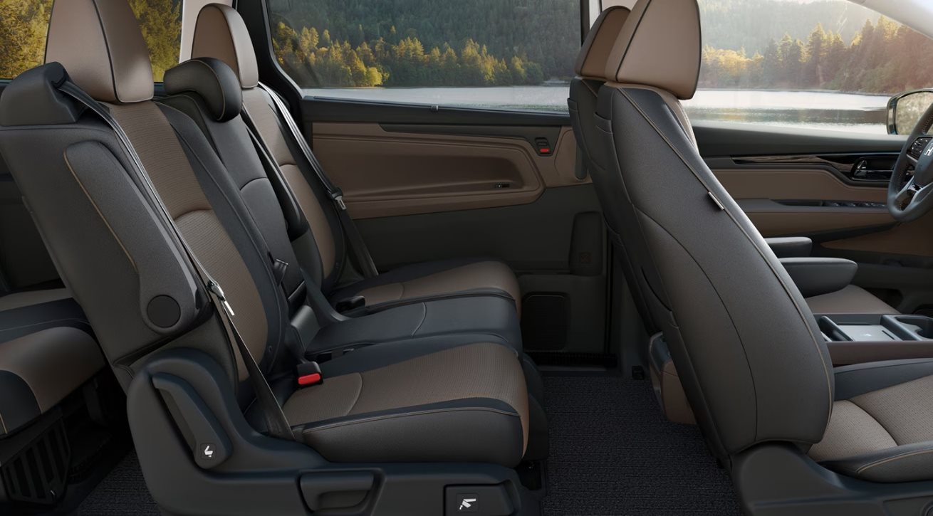 2027 Honda Odyssey photo 6 of 12