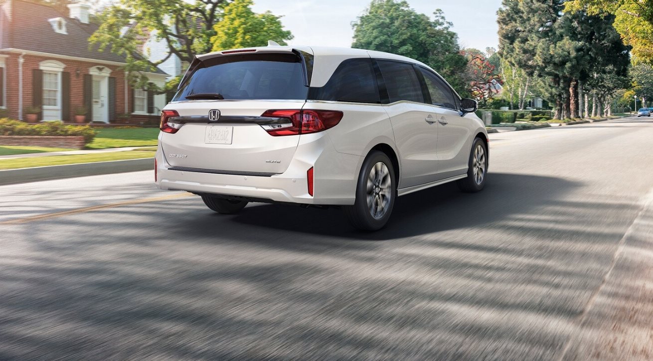 2027 Honda Odyssey photo 1 of 12