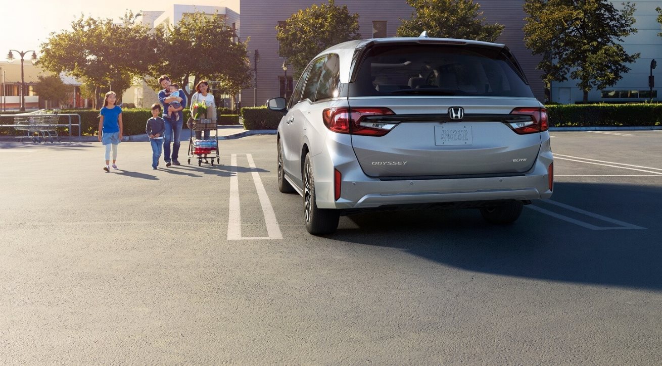 2027 Honda Odyssey photo 10 of 12