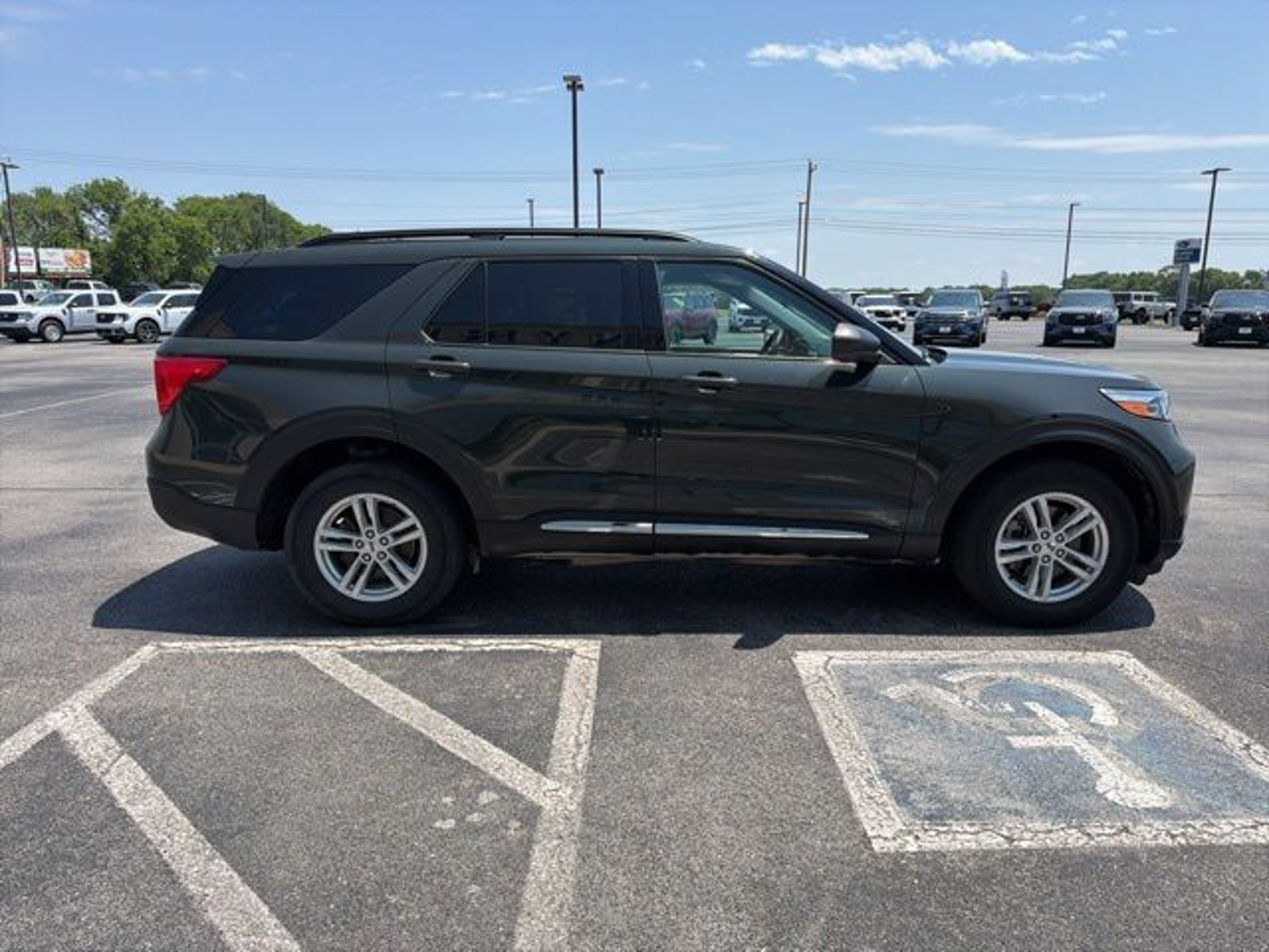 Side profile of a used 2024 Ford Explorer XLT at Pennyrile Ford in Hopkinsville, KY