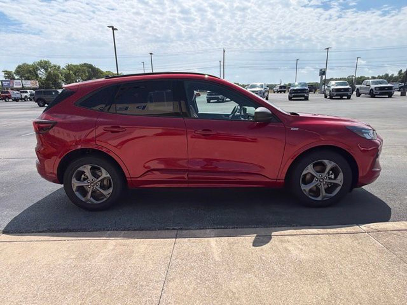 Side profile of a used 2024 Ford Escape ST-Line at Pennyrile Ford in Hopkinsville, KY