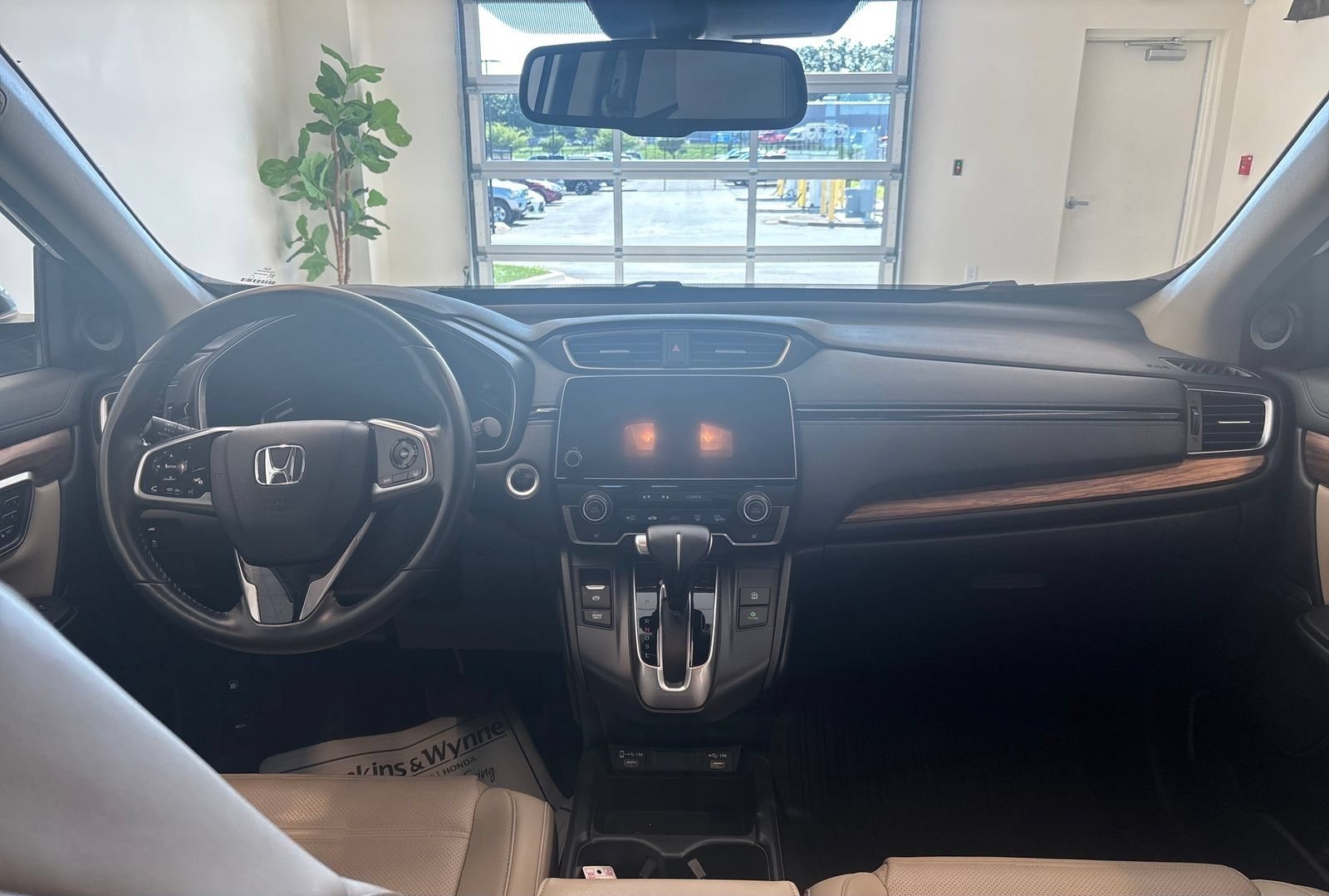Dashboard of a used 2022 Honda CR-V EX-L