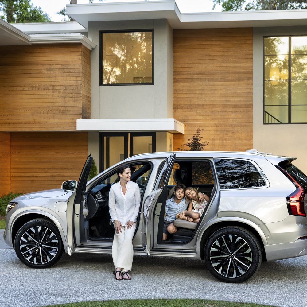 Kids in the back of a Volvo XC90