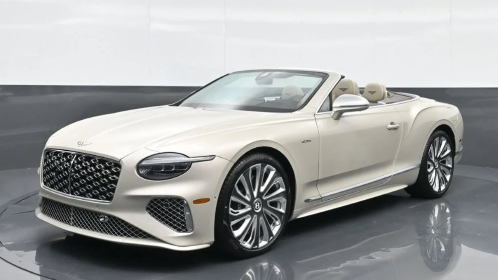 Pre-owned Bentley vehicles representing the Continental GT and Bentayga.