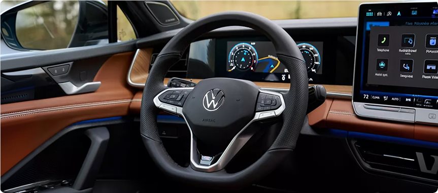Leather-wrapped steering wheel and digital cockpit in the Volkswagen Tiguan